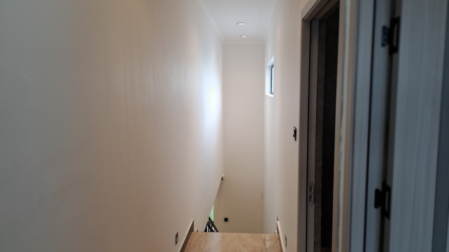 3 Bedroom Property for Sale in Sandown Western Cape